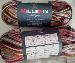 ミルフィムソックヤーン 購入店舗：セリア 購入年：2023 量：約35ｇ（約105ｍ 材質：アクリル100％ 使用針：棒針2-3号、かぎ針4/0-5/0号