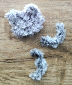 ダイソーモフン毛糸で作ったもの、猫しっぽ